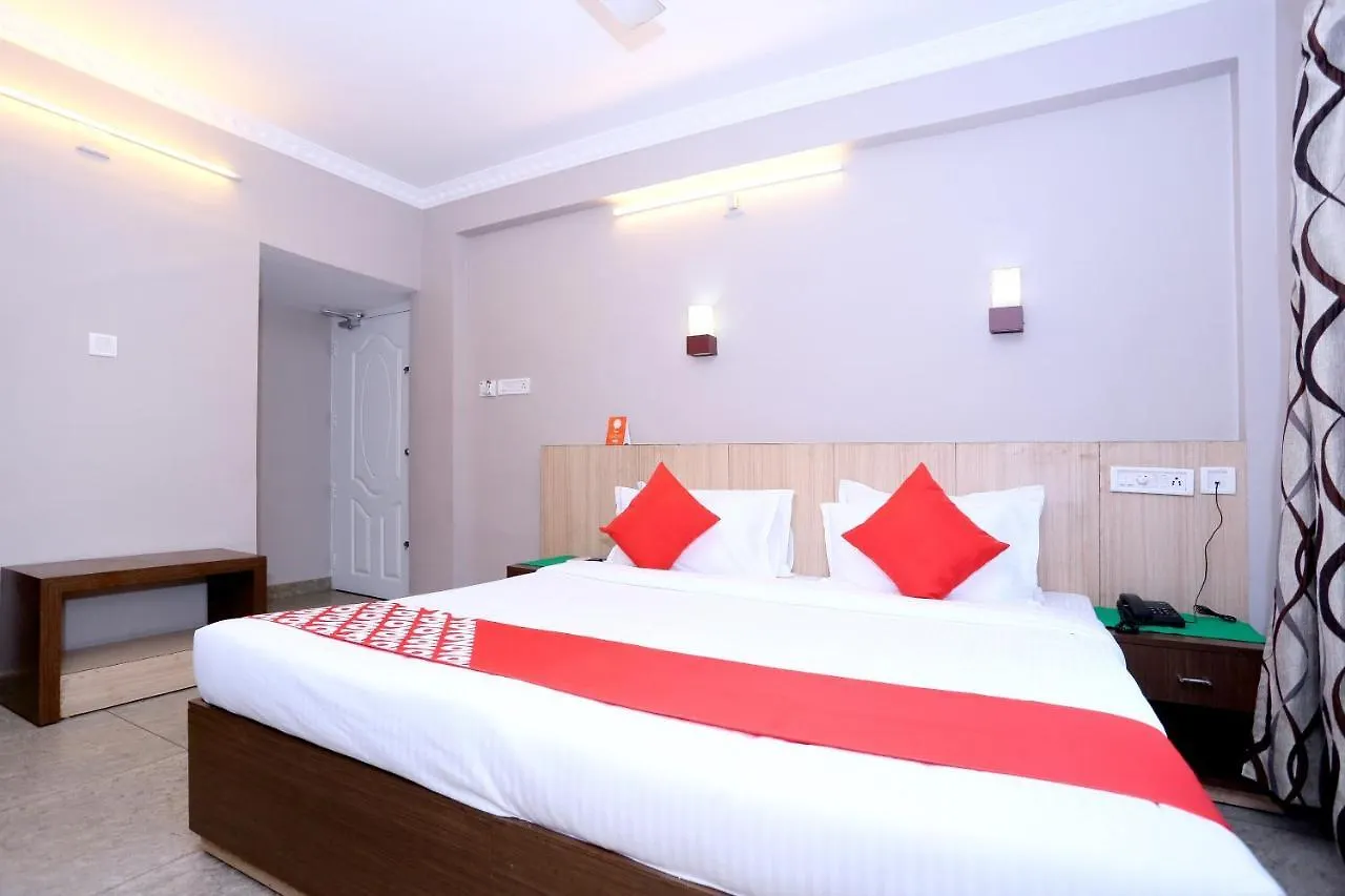 *** فندق Oyo 23116 Gino Tourist Home Kochi الهند